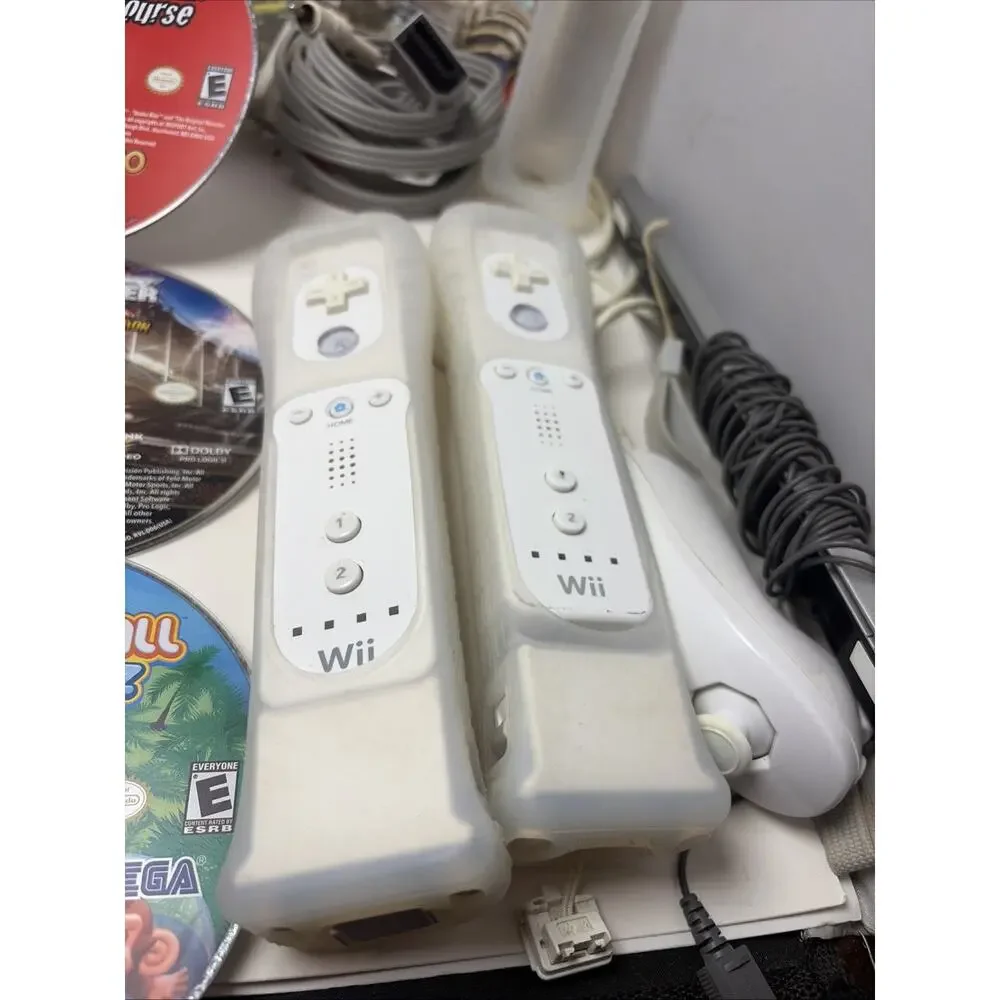 Wii Console RVL-001 Bundle W/18 Games, 2 Controllers, 1 Nunchucks, Works Great